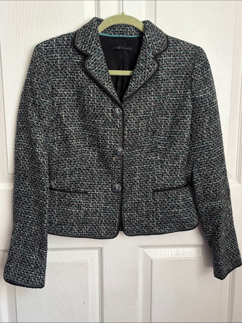 Elie Tahari Black & Gray Tweed Cropped Wool Blend Blazer Size Small lined Cher